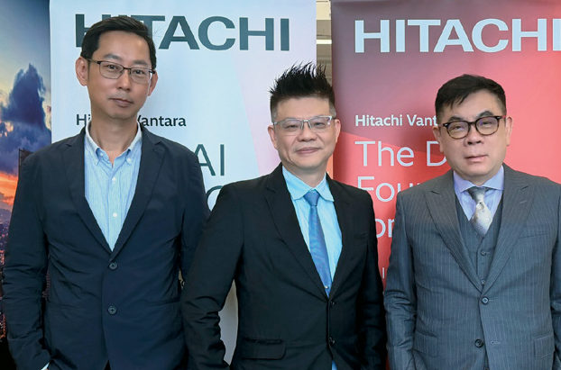 Hitachi Vantara台灣區總經理江偉儀(右起)、首席技術顧問林祈禎、資深技術顧問歐全鎰,共同說明VSP One如何支援AI負載與資料治理。
