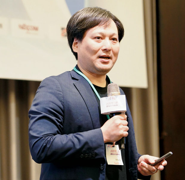 慧穩科技總經理林耿呈表示,企業導入AI應先從邊緣端模組化部署著手,再逐步串接資料平台、影像訓練與代理機制,縮短落地時間與導入門檻。