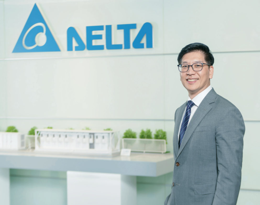 台達台灣業務總經理張立業表示,AI機櫃功率密度快速提高,企業須在資料中心規畫初期整合供配電、液冷、環境感測與維運資料,並透過DCIM及數位孿生掌握容量、能源效率與擴充風險。