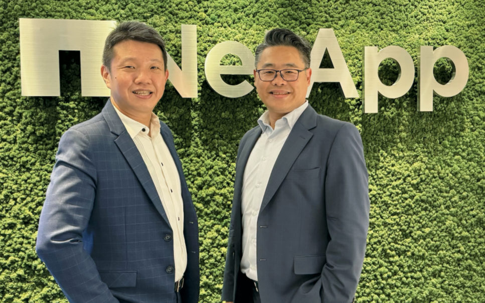 NetApp台灣區總經理朱宥鑫(右)與NetApp台灣技術總監許宏俊(左)認為,企業要讓AI真正落地,關鍵在建立可跨地端與雲端一致運作的資料平台,同時兼具強韌資安與治理能力,才能讓AI帶來長期價值。