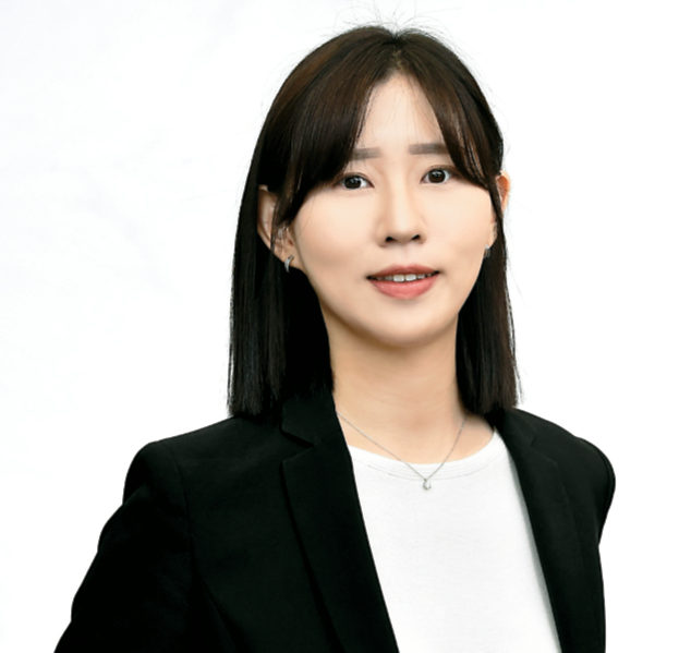 台灣IBM AI技術顧問許芮萍指出,考量運算資源與資料隱私風險,落地自建小型語言模型會是企業最佳解方。